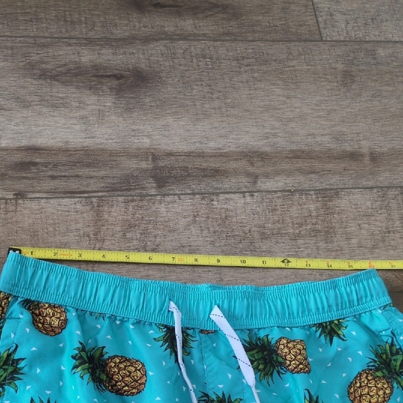 Men's Swim Short Pineapple Print Size Large - Picture 7 of 7